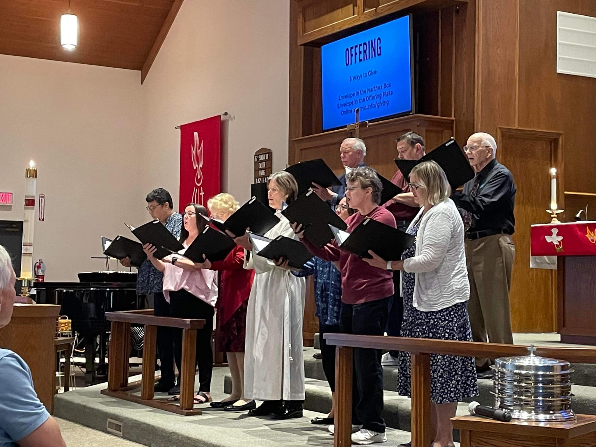 St. Mark Lutheran Church in Lindenhurst IL