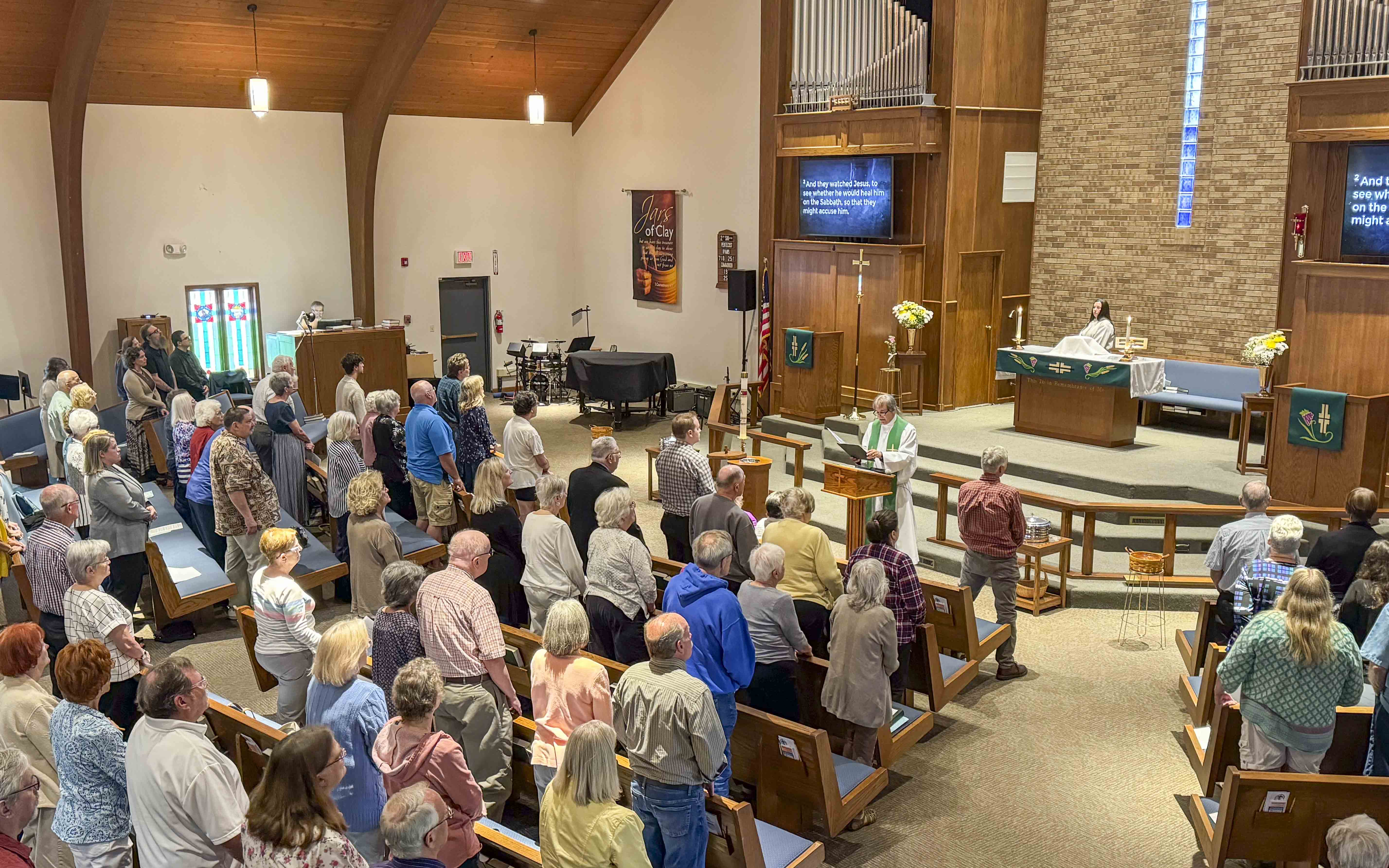 St. Mark Lutheran Church in Lindenhurst IL